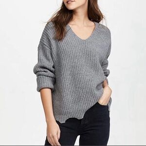Moon River Gray V Neck Chunky Sweater
Size M